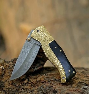 Couteau pliant industriel artisanal DIY avec lame en acier Damas et manche en laiton et corne, pointe tombante, étui en cuir - Product Image 2