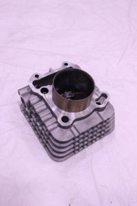 Cilindro Completo de Fabricación India, Piezas de Alta Calidad para Vehículos de 3 Ruedas, Compatible con el Modelo RE, Exportado a Haití y República Dominicana - Product Image 4