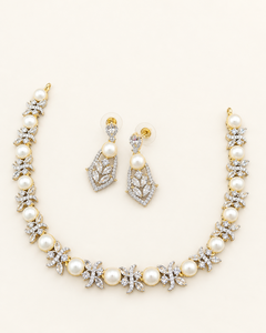 Parure Collier Plaqué Or Ornée de Perles et de Diamants Américains avec Boucles d'Oreilles en Pierre Taille Marquise Scintillante – Fournisseur de Parures de Bijoux AD - Product Image 1