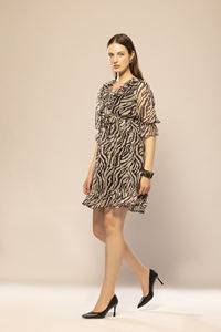 Vestido Negro Estampado Abstracto de Diseñador Premium, Vestido de Mujer con Estampado, Ropa de Calle, Uso Diario, Disponible a Precio de Exportación - Product Image 3