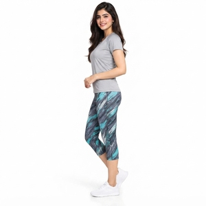 Women <b>Capri</b> <b>Legging</b> Made With Stretchable Fabric Comfortable Fit Breathable Construction Moisture Wicking Performance Elastic - Product Image 3