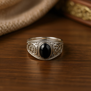 Bague en onyx noir et moissanite, 5,8 grammes - Product Image 3