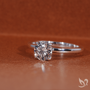 Anillo Solitario con Diamante Cultivado en Laboratorio de Corte Redondo de 1 Quilate en Oro Sólido de 18K |   Anillo de Compromiso y Aniversario Certificado por IGI - Product Image 2