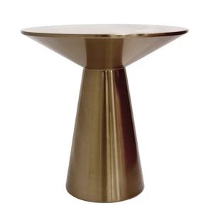 Table d'appoint géométrique en métal unique, servant de point focal artistique dans les environnements créatifs - Product Image 1