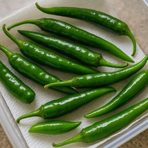 Piments verts de haute qualité, saveur riche, fraîcheur naturelle, pour la cuisine quotidienne, qualité supérieure disponible, prix d'exportation, boîte de 4,5 kg, Grace - Product Image 3