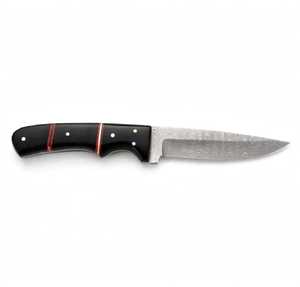 Couteau utilitaire d'extérieur en acier Damas fait main sur mesure avec manche en composite noir et accent cramoisi - Product Image 2