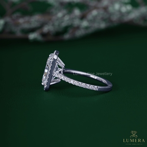 Anillo de Compromiso con Diamante de Laboratorio de Corte Radiante Elegante de 4.07CT, Banda Pavé, Halo Oculto, Anillo de Boda Solitario para Mujer, Estilo Lujoso - Product Image 5