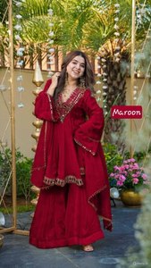 Conjunto de Kurti y Palazzo de Algodón Tradicional para Mujer, Color Granate, Corte Holgado, Largo hasta el Suelo, con Bordado de Espejos y Dupatta, Estilo India-Pakistán - Product Image 3
