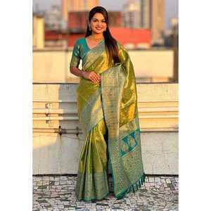 Sari de Tela Verde Puro con Tejidos en Contraste para Fiesta, Estilo Jumpsuit - Product Image 4