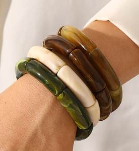 Artistic Handmade Resin Bracelet with Elegant Decorative Appeal Fashion Accessory for Modern <b>Wardrobes</b> - Product Image 1