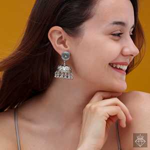 PRAO Royal Rhapsody Kundan Ghungroo Jhumki Pendientes de gota de moda - Product Image 1