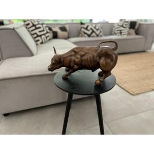 Escultura de Toro de Bronce Hecha a Mano, Figura Decorativa Moderna para Mesa de Sala de Estar - Product Image 1