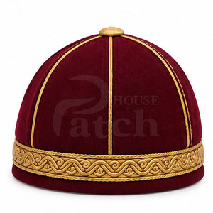 Chapeau d'honneur élégant, couvre-chef cérémoniel traditionnel et formel, avec bordure couronnée et pompon décoratif, style de présentation personnalisé pour événements - Product Image 4