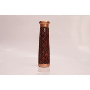 Botella de agua de cobre con base roja y diseño dorado y rojo, fácil de transportar, compre directamente del proveedor indio. - Product Image 2