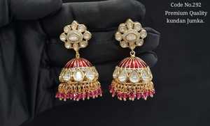 Boucles d'oreilles Jhumka Kundan plaquées or, en laiton, ethniques, florales, pour mariée, pour mariage, fête, cadeau - Product Image 2