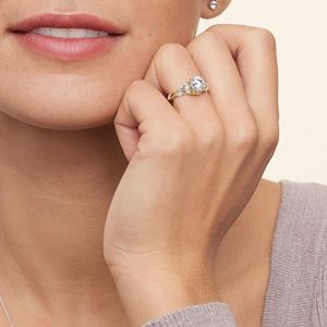 Anillo de Compromiso RITZIN RIH3242 de Oro Amarillo con Corte Redondo y Diamante Cultivado en Laboratorio para Mujer - Product Image 2