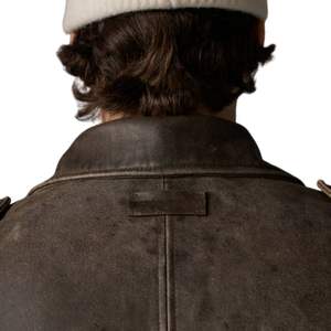 Chaqueta Bomber de Cuero Desgastado para Hombre en Color Marrón con Cierre de Cremallera de Diseño Elegante y Tela de Alta Calidad, Estilo Moderno - Product Image 4