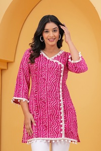 Kurti de Rayón Estampado para Mujer, Túnica Étnica Rosa con Encaje de Pompones, Kurti Informal - Product Image 3