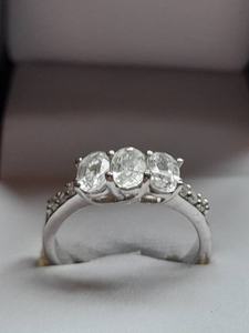 Anillo de Plata de Ley con Cuarzo Óptico, Joyería Artesanal con Piedras Preciosas, Diseño Elegante para Mujer, Venta al Por Mayor para Exportación - Product Image 2