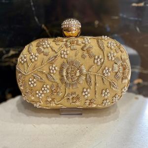 Bolso de mano/monedero/bolso de alta calidad para mujer para ropa de boda disponible a un precio asequible de la India - Product Image 5