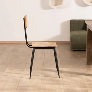 Vandana Urban Design Juego de 2 sillas industriales de madera maciza y metal negro Atelier Kraft - Product Image 6