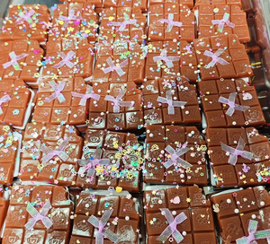 Juguetes Antiestrés de Goma Suave Mochi Squishy de Chocolate TPR, Súper Lindos, en Caja, Elásticos, para Niños y Niñas - Product Image 4