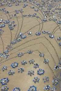 Tissu en dentelle française exquise, orné de perles faites à la main, très vendu, pour robes de mariée ou robes de soirée, disponible au meilleur prix - Product Image 2