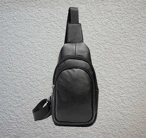 Bolsos de pecho pequeños de cuero genuino vintage, portátiles, de diseño nuevo, de moda, con una sola correa, tipo bandolera. - Product Image 1
