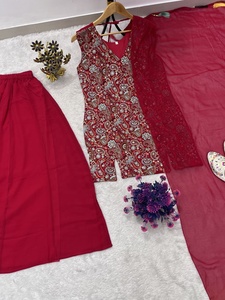 Costume Salwar traditionnel exclusif pour femmes, de style indien et pakistanais, disponible au prix de gros auprès d'un exportateur indien - Product Image 4