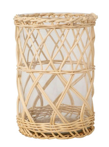 Tendance du moment : Porte-bougie hurricane en verre avec manchon en rotin tressé écologique pour la décoration de table à la maison, à l'hôtel, en resort ou pour les mariages - Product Image 4
