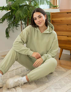Conjuntos deportivos de 2 piezas para mujer con logotipo personalizado, chaqueta con cremallera y pantalones de pierna ancha, fabricante OEM ODM de marca privada - Product Image 5