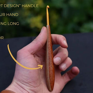 Ganchillo de Madera de la Mejor Calidad, Acabado Liso, Mango Ergonómico para Proyectos de Crochet Cómodos y Prolongados - Product Image 1