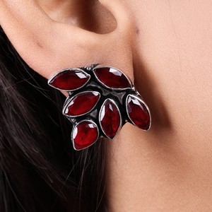 Pendientes de tuerca de plata oxidada y latón con ónix, diseño de hoja, para amantes, joyería de moda para fiesta de mujer, venta al por mayor a granel - Product Image 3