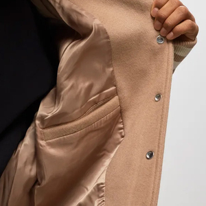 Blouson Bomber en Toile Personnalisable Col Montant 2026 – Créez Votre Propre Blouson Universitaire de Baseball pour Homme avec Logo et Couleur Personnalisés – En Promotion - Product Image 4