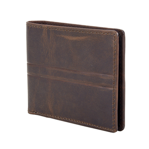Fabriqué en cuir véritable de qualité supérieure, ce portefeuille raffiné à deux volets présente un design gaufré distinctif qui ajoute de la profondeur. - Product Image 4