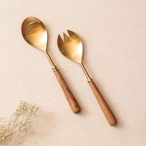 Juego de Cubiertos para Ensalada de Lujo con Mangos de Madera de Acacia Hechos a Mano, Cuchara y Tenedor de Acero Inoxidable al Precio Más Bajo - Product Image 1
