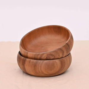 Ensaladera de Madera Maciza para Uso en la Cocina o para Exhibir Frutas y Servir Bocadillos - Product Image 1