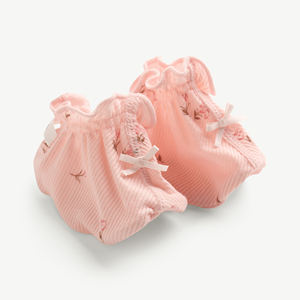 Conjunto de Manoplas y Botitas de Lyocell y Spandex para Bebé Recién Nacido, Antiarañazos, ODM Vietnam - Product Image 1