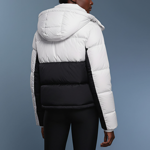 Veste matelassée en nylon pour femme, toucher luxueux, tissu de qualité supérieure, veste matelassée personnalisée avec logo pour femme, polyester recyclé - Product Image 2