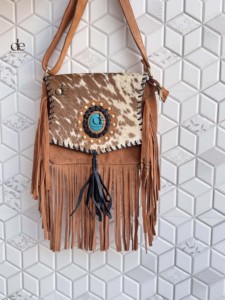 Bolso de mano de gamuza de alta calidad con flecos, estilo western, de piel con pelo, con gemas, bandolera para mujer, bolso de diseñador único - Product Image 3