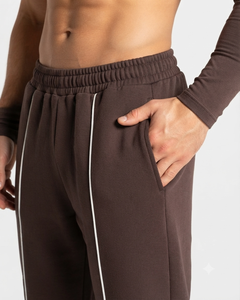 Ensemble de survêtement surdimensionné personnalisé pour homme, couleur espresso, avec détails contrastants, en molleton de coton de qualité supérieure, comprenant un sweat à capuche et un pantalon de survêtement à jambes larges, OEM - Product Image 6