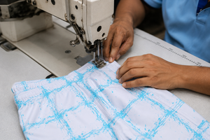 กางเกงเซิร์ฟชายแบบสั่งทำพิเศษ แห้งเร็ว กางเกงชายหาดพิมพ์ลายแบบ Sublimation ชุดว่ายน้ำ ผู้ผลิต OEM ODM - Product Image 5