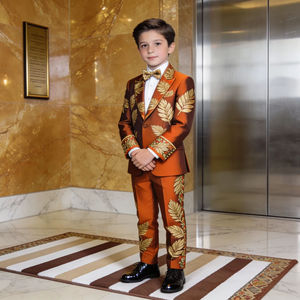 Conjunto de Traje Bordado de Diseñador para Niños con Adornos de Hojas Doradas – Traje Formal para Niños para Bodas y Fiestas - Product Image 1