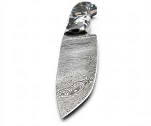 Cuchillo utilitario de hoja fija de acero de Damasco hecho a mano con mango de resina en blanco y negro - Product Image 4