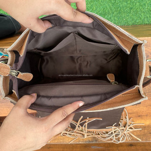 Venta caliente occidental estampado a mano cuero de gamuza oculto llevar flecos bandolera para mujer tallado bolsa de mensajero - Product Image 6