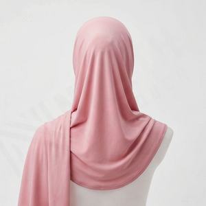 ผ้าคลุมศีรษะชีฟองคุณภาพสูงขายส่ง แฟชั่นผ้าพันคอผู้หญิง ผ้าคลุมไหล่ยาว ผ้าพันคอชายหาด ผ้าคลุมศีรษะแบบเรียบหรู ผ้าคลุมศีรษะนุ่มพิเศษสำหรับเดินทาง ผ้าคลุมศีรษะแบบเรียบร้อย ผ้าคลุมไหล่สวยหรู รุ่นใหม่ - Product Image 2