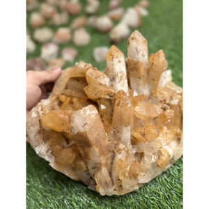 Cristal de quartz himalayen de haute qualité en forme de grappe de mangues, pierre naturelle pour la décoration intérieure et les collectionneurs - Product Image 5