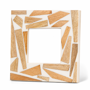 Marco de Fotos Moderno de Madera y Resina, Rectangular, Diseño de Madera Natural con Rayas Diagonales Blancas, para Exhibición Vertical en Mesa - Product Image 5