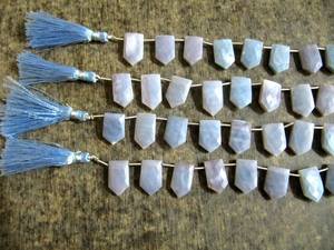 Perles Natura Lavender Opal en forme de crayon, perles briolette, brin de 9 pouces - Product Image 3