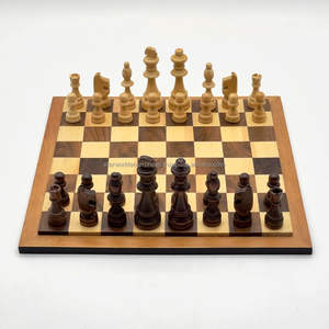 Planches d'échecs en bois Aimant en bois portable écologique Planches de jeu d'échecs Pièces d'échecs imprimées dans une boîte en bois - Product Image 1